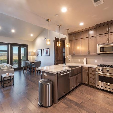 Blackstone Luxury 2Br, Walk To Skiing At Cabriolet, Mountain View, Shared Pool And Hot Tub, Gym Park City Extérieur photo